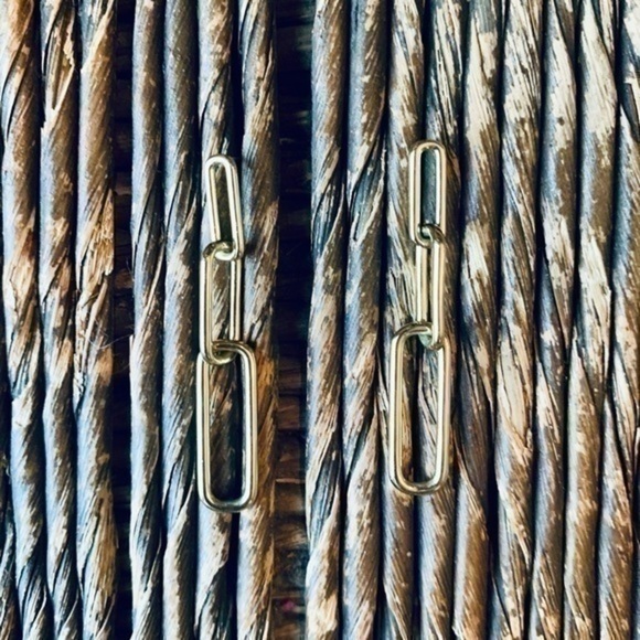 ✨💛 Gold Tone Chain Link Earrings ✨💛 - Picture 3 of 7